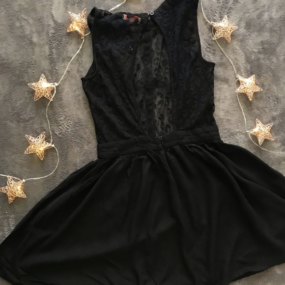 Little Black Dress Lace Pattern - Picture 4 of 6